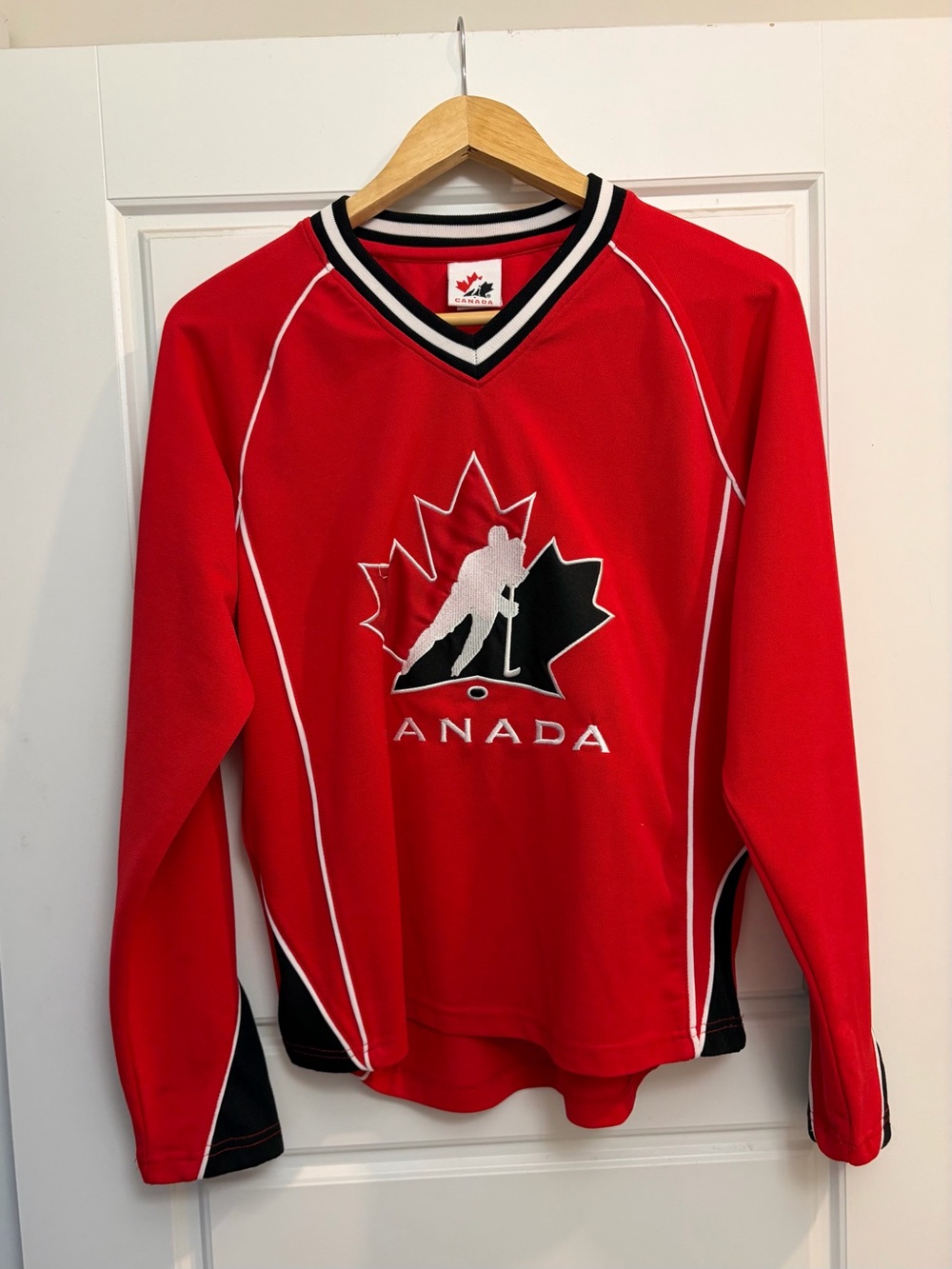 Canada Red Youth Hockey Jersey with Maple Leaf Logo